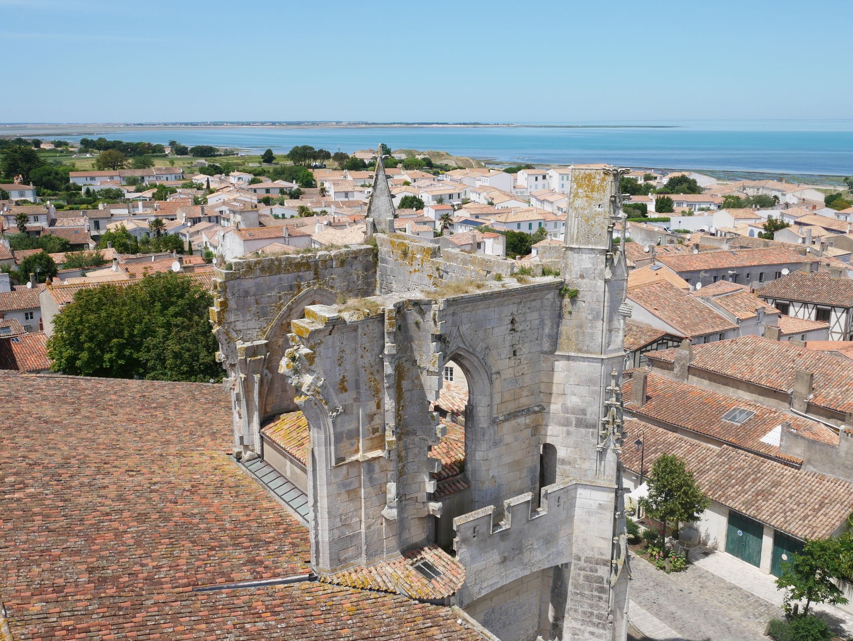 Bâchage de toiture équipe à La Roche-sur-Yon